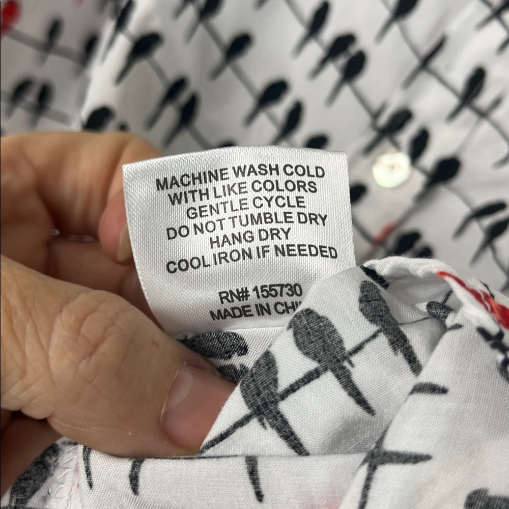 Jane & Delancey 100% rayon white with red and black birds, long sleeved button S - Picture 6 of 8